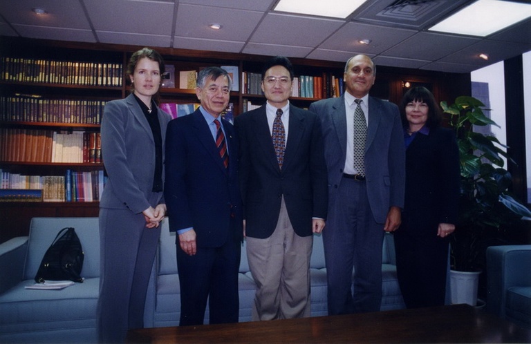 20011130澳洲新南威爾斯大學校長John Yu醫師來訪